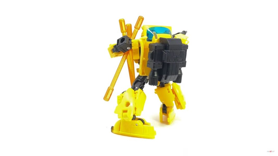 Transformers War For Cybertron Buzzworthy Origin Bumblebee  (50 of 54)